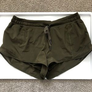 Lululemon Original Hotty Hot Shorts 2.5”
